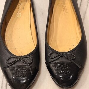 Authentic Chanel Black ballet Flats 42C